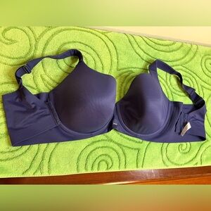 Cacique underwire bra, lightly lined balconies, size 42 DDD